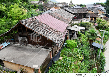 traditional style local residents' houses in rural China 125572397