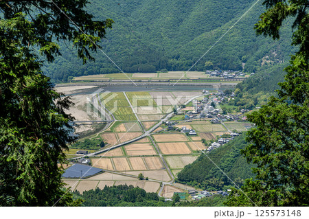 【国指定史跡】白旗城　本丸から見た赤松方面　兵庫県赤穂郡上郡町 125573148