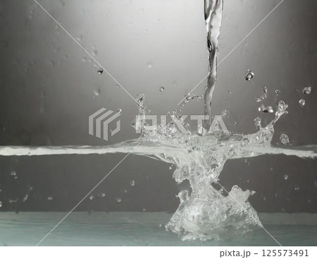 水滴の瞬間	 125573491