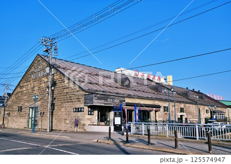 小樽運河の旧浪華倉庫を活用した「西洋美術館」 125574947