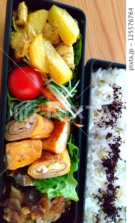 毎朝がんばるお弁当作り 毎朝がんばるお弁当作り 125576764