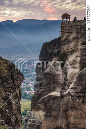Sunset over Varlaam monastery in Meteora, Greece 125577264