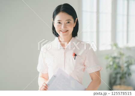 50代看護師 125578515