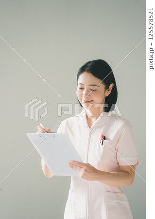 50代看護師 125578521
