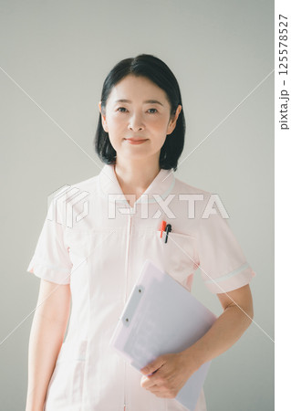 50代看護師 125578527