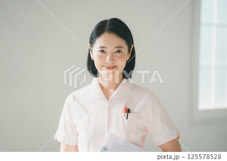 50代看護師 125578528