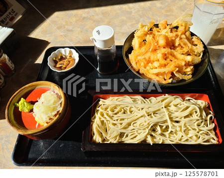 もりそばとかき揚げ丼のセット もりそばとかき揚げ丼のセット 125578701