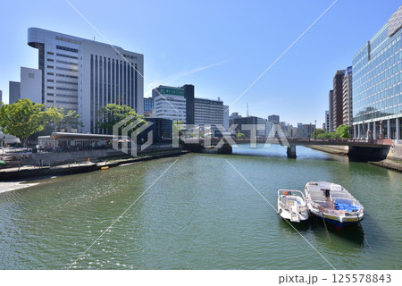 天神中央公園　出会い橋風景　福岡市中央区　 125578843