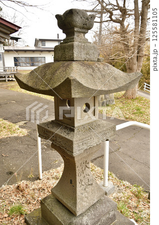 春の北海道函館市で志海苔八幡神社境内の風景を撮影 春の北海道函館市で志海苔八幡神社境内の風景を撮影 125581105