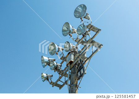 グラウンドの古い照明 グラウンドの古い照明 125581457