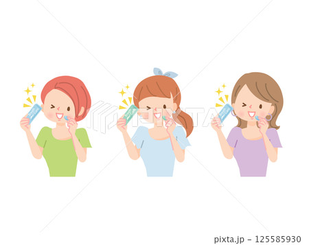 ブレスケアをする女性達 125585930