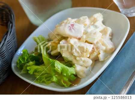 Salad with vegetables 125586013