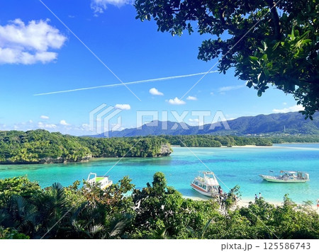 青い湖 川平湾 沖縄 青い湖 川平湾 沖縄 125586743