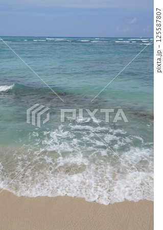 ハワイの青い海 ハワイの青い海 125587807