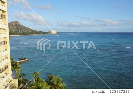 ハワイの青い海 ハワイの青い海 125587838