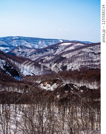 青森・城ヶ倉大橋から望む八甲田山の風景 青森・城ヶ倉大橋から望む八甲田山の風景 125588134