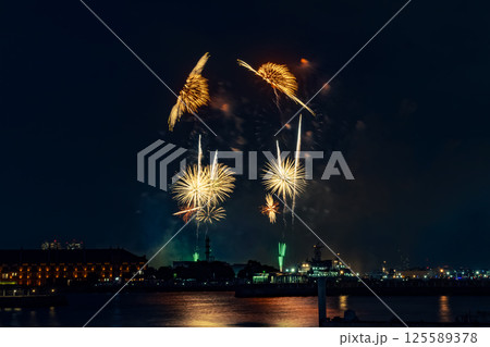 みなとみらいスマートフェスティバル　花火大会 125589378