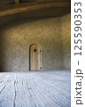 古い木製の扉 125590353