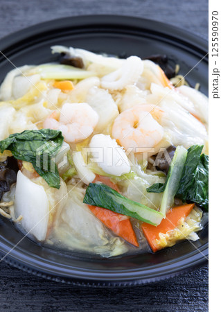 美味しいあんかけ海鮮焼きそば 125590970