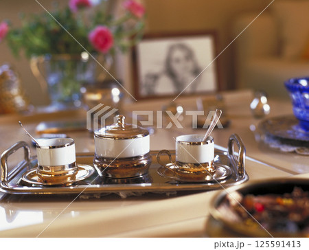 イタリア ローマ のアパートメント リビングルーム 125591413