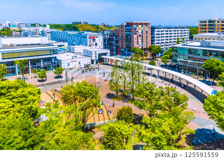 日本の横浜都市景観 地下鉄 「センター南駅」などを望む 日本の横浜都市景観 地下鉄 「センター南駅」などを望む 125591559