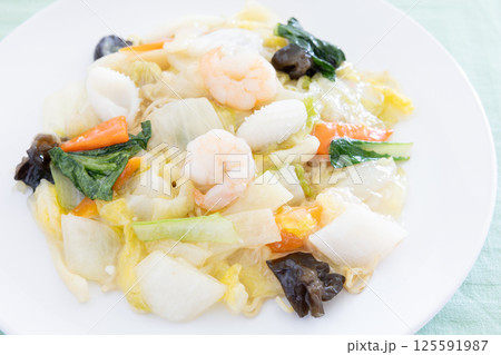 美味しいあんかけ海鮮焼きそば 125591987