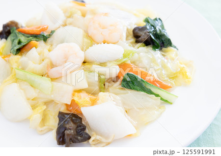 美味しいあんかけ海鮮焼きそば 125591991