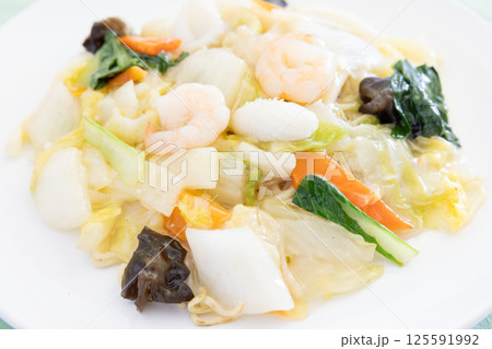 美味しいあんかけ海鮮焼きそば 125591992