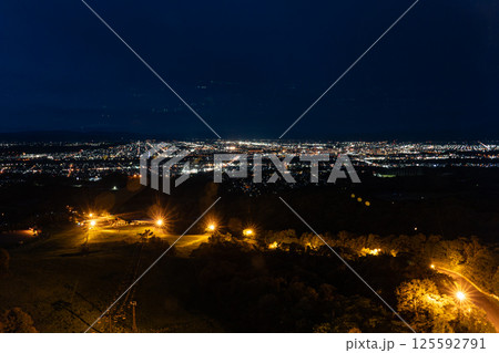 高台から望む旭川の夜景 125592791
