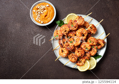 Grilled shrimp prawn satay skewers 125594114