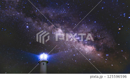 爪木崎灯台から見る春の天の川 125596596