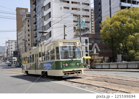 広島電鉄 路面電車 74 700形 701号　的場町～猿猴橋町 125599894