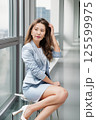 女性　ビジネス 125599975