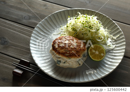 大葉入りチキンハンバーグ 125600442