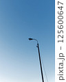 空と街灯 125600647