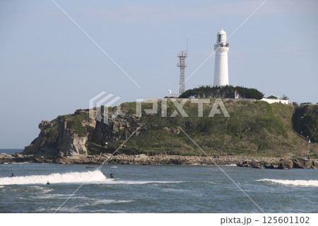 千葉県銚子市犬吠埼灯台と君ヶ浜海岸 千葉県銚子市犬吠埼灯台と君ヶ浜海岸 125601102