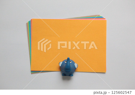 選んで楽しいカラフルなメモ伝言用紙 125602547