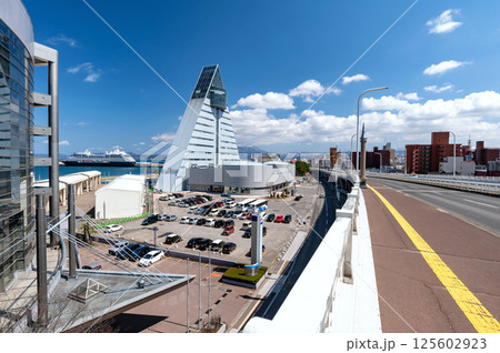 【青森港ウォーターフロント】青森ベイブリッジから見た青森港の風景 125602923