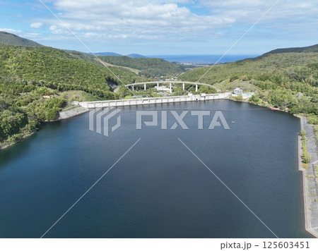 【空から見る北海道】朝里ダムと朝里、小樽の街 【空から見る北海道】朝里ダムと朝里、小樽の街 125603451
