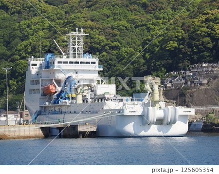海底ケーブル敷設船 125605354