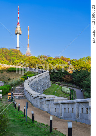 ソウル　夕映えのNソウルタワー（南山タワー） 125606322