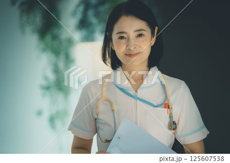 50代看護師 50代看護師 125607538