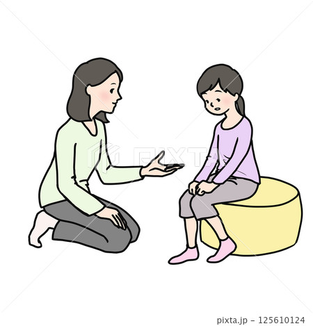 しゃがんで子供の話を聴く女性 125610124