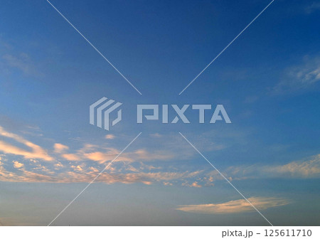 青い空と雲 125611710
