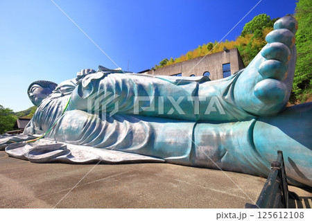 【福岡県】快晴の南蔵院の釈迦涅槃像　 125612108