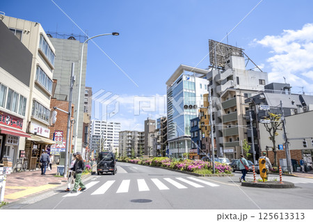 東京都大田区の都市風景　糀谷駅　環八 125613313