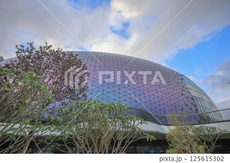 April 19 2025 Architectural Design of Modern Dome-Shaped Exhibition Center at Dusk April 19 2025 Architectural Design of Modern Dome-Shaped Exhibition Center at Dusk 125615302