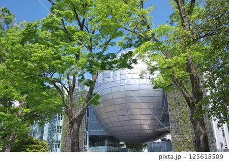 名古屋市中区：名古屋市科学館(新緑) 125618509