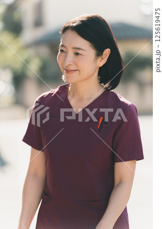 50代看護師 50代看護師 125619475