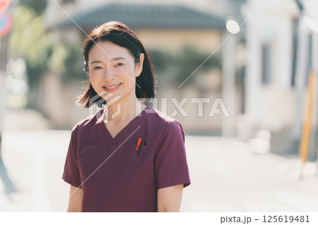 50代看護師 125619481